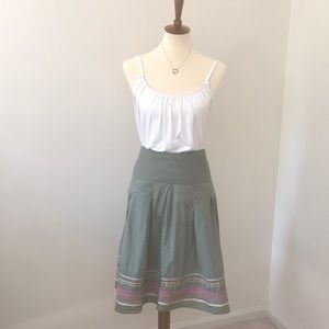 Ribbon-trimmed skirt